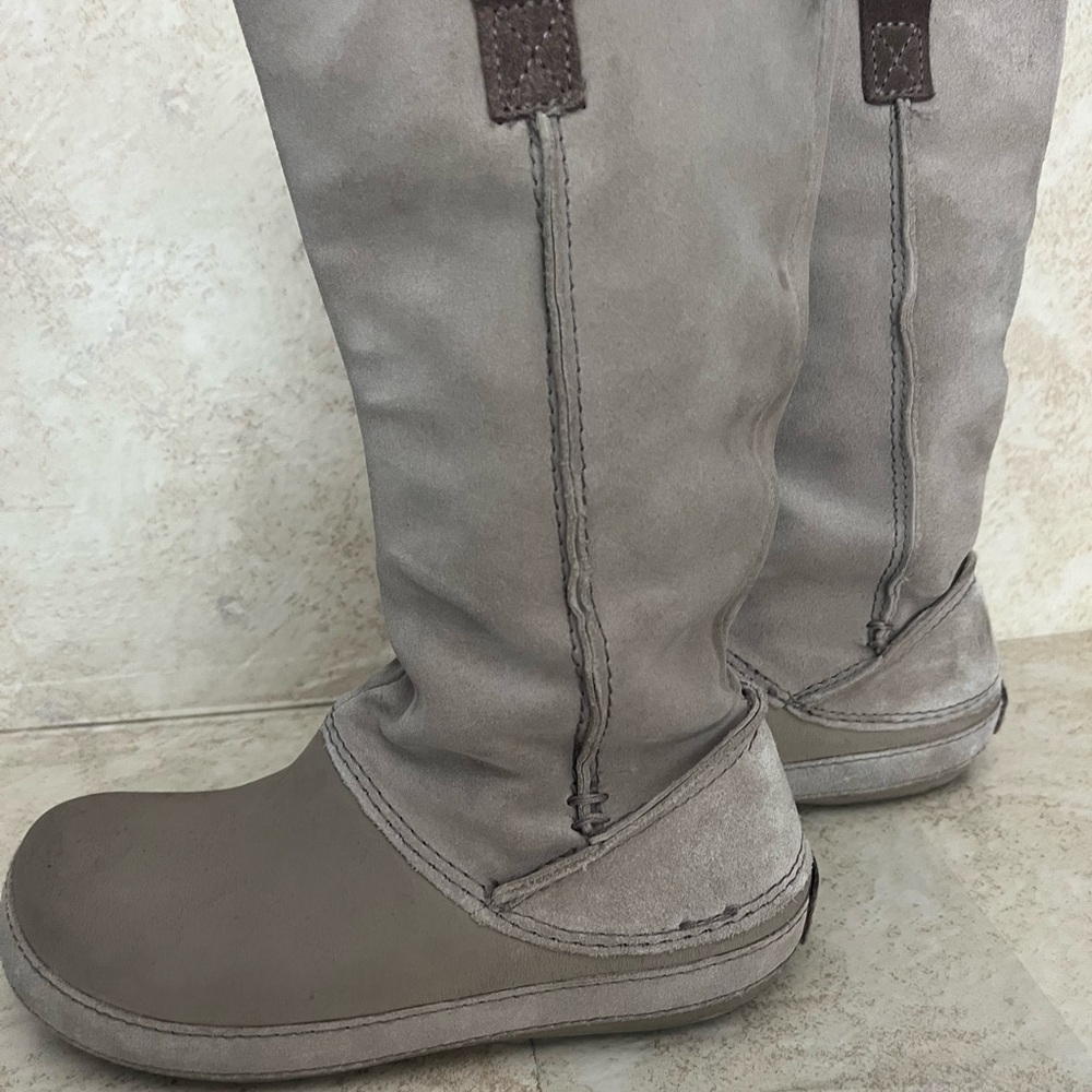Stylish crocs Gray Women's Boots